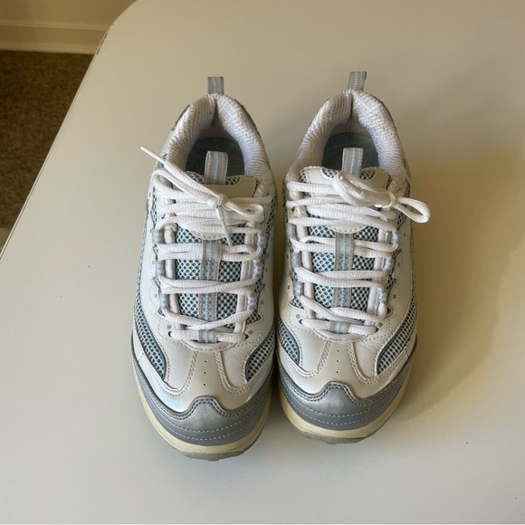 **SOLD** Sketchers Shape-Ups - Picture 2 of 5